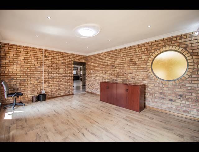 9 BEDROOM FREEHOLD FOR SALE IN RAVENSWOOD